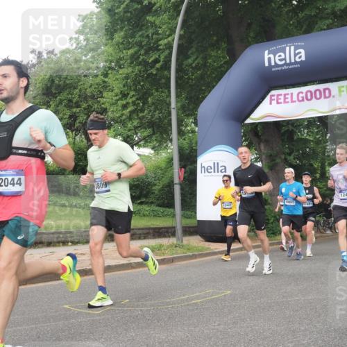 29.06.2025 - hella hamburg halbmarathon KatJ http://msf.ph/oto/8377631 29.06.2025 10:24:43 Zwischen KM18-KM19 3809 meine-sportfotos.de