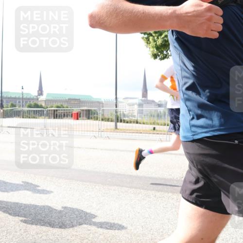 29.06.2025 - hella hamburg halbmarathon Lena Gebhardt http://msf.ph/oto/8377646 29.06.2025 10:02:30 Lombardsbrücke 128, 12, 1128, 1254, 1432, 1453, 1702, 1733, 2142, 2322, 2323, 2685, 2712, 2819, 3169, 3225, 3780, 3919, 3976, 4066, 4985, 5734, 5763, 6166, 6295, 6322, 6708, 6752, 6860, 7031, 7049, 7223, 7243, 7323, 7869, 7888, 8003, 8364, 8624, 8662, 8749, 9006, 9020, 9021, 9131, 9156, 9353, 9554, 9741, 9928, 9986, 10128, 10295, 10539, 10866, 11191, 11250, 11515, 11554, 11670, 11702, 11782, 11871, 11938, 11968, 12315, 12316, 12491 meine-sportfotos.de