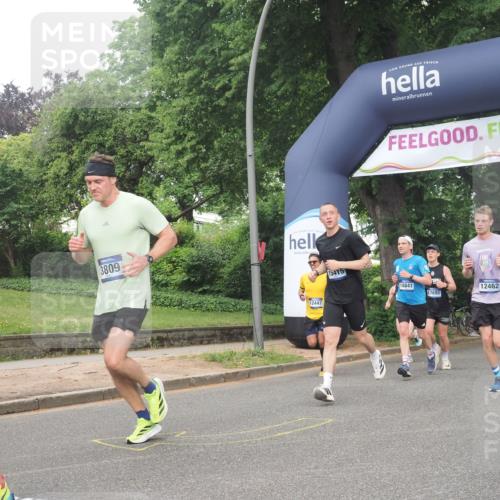 29.06.2025 - hella hamburg halbmarathon KatJ http://msf.ph/oto/8377656 29.06.2025 10:24:44 Zwischen KM18-KM19 3809 meine-sportfotos.de