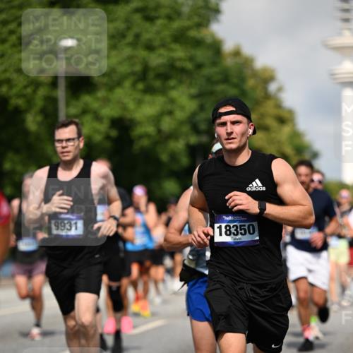 29.06.2025 - hella hamburg halbmarathon Dr. Thomas Lammeyer http://msf.ph/oto/8377679 29.06.2025 09:58:41 Kennedybrücke 1549, 1817, 2222, 2274, 2592, 2596, 2670, 2816, 2955, 3208, 3209, 3258, 4832, 5399, 5705, 6389, 6723, 6923, 6978, 6991, 7274, 7335, 7508, 7908, 8117, 8437, 8657, 8981, 9038, 9093, 9159, 9476, 9661, 9710, 9720, 9924, 9931, 10122, 11125 meine-sportfotos.de