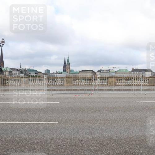 29.06.2025 - hella hamburg halbmarathon Lena Gebhardt http://msf.ph/oto/8377758 29.06.2025 09:14:10 Lombardsbrücke  meine-sportfotos.de