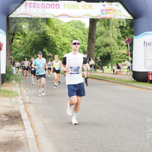 29.06.2025 - hella hamburg halbmarathon MichiJ http://msf.ph/oto/8377885 29.06.2025 10:45:52 Zwischen KM18-KM19 1285, 2619, 3279, 5926, 6202, 10539, 10759, 15914, 16980, 18254 meine-sportfotos.de