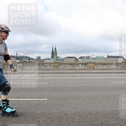 29.06.2025 - hella hamburg halbmarathon Lena Gebhardt http://msf.ph/oto/8377915 29.06.2025 09:14:11 Lombardsbrücke  meine-sportfotos.de