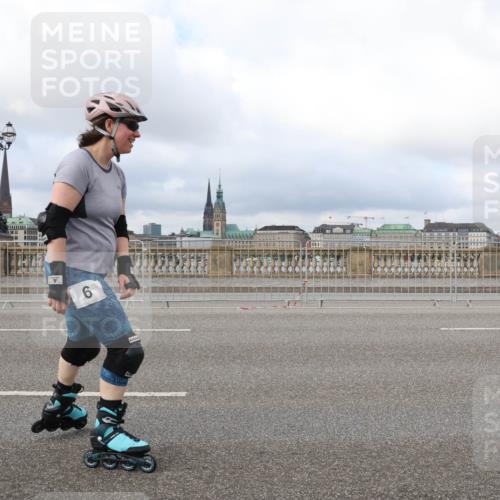 29.06.2025 - hella hamburg halbmarathon Lena Gebhardt http://msf.ph/oto/8378019 29.06.2025 09:14:11 Lombardsbrücke 6 meine-sportfotos.de