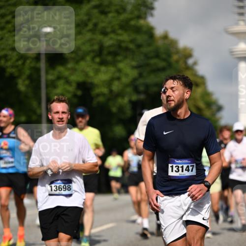 29.06.2025 - hella hamburg halbmarathon Dr. Thomas Lammeyer http://msf.ph/oto/8378032 29.06.2025 09:58:44 Kennedybrücke 1549, 1817, 2274, 2592, 2596, 2816, 2955, 3208, 3209, 3258, 4832, 5399, 5705, 6389, 6723, 6923, 6991, 7335, 7508, 7908, 8117, 8437, 8657, 8889, 8981, 9031, 9038, 9093, 9159, 9476, 9661, 9710, 9720, 9869, 9931, 10122, 10423 meine-sportfotos.de
