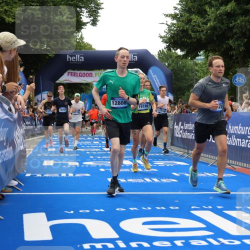 29.06.2025 - hella hamburg halbmarathon Strokosch-Dieckow http://msf.ph/oto/8378055 29.06.2025 10:47:58 Ziel 1086, 1604, 1613, 4324, 4528, 4601, 5022, 6377, 6836, 9638, 12706, 12724, 12747, 12808, 13570, 14730, 15333, 16149, 16766, 17451, 18206, 18922, 19198 meine-sportfotos.de