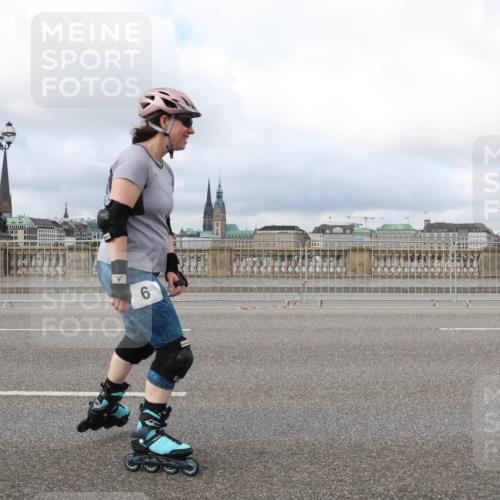 29.06.2025 - hella hamburg halbmarathon Lena Gebhardt http://msf.ph/oto/8378071 29.06.2025 09:14:11 Lombardsbrücke 6 meine-sportfotos.de