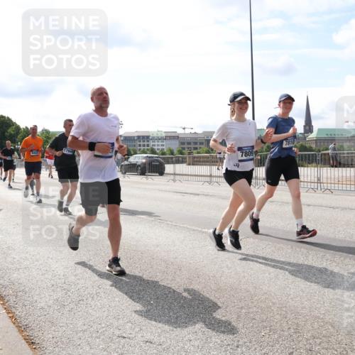 29.06.2025 - hella hamburg halbmarathon Lena Gebhardt http://msf.ph/oto/8378093 29.06.2025 10:15:25 Lombardsbrücke 18769, 9423, 17949, 7809, 7810, 1296, 1379, 1440, 1524, 1575, 1745, 2110, 2140, 2281, 2720, 2989, 3417, 3507, 3509, 3513, 3650, 3844, 4466, 4492, 4494, 4495, 4641, 5069, 5271, 5739, 5800, 5986, 6181, 6248, 6317, 6376, 6576, 7452, 7809, 7810, 7881, 8237, 8256, 8275, 8563, 8609, 8854, 9113, 9192, 9307, 9423, 9657, 9847, 9911, 9975, 9997, 10108, 10589, 10717, 10775, 10858, 11271, 11598, 12457, 12521, 13197, 13453, 13500, 14413, 14552, 15150, 15307, 15740 meine-sportfotos.de