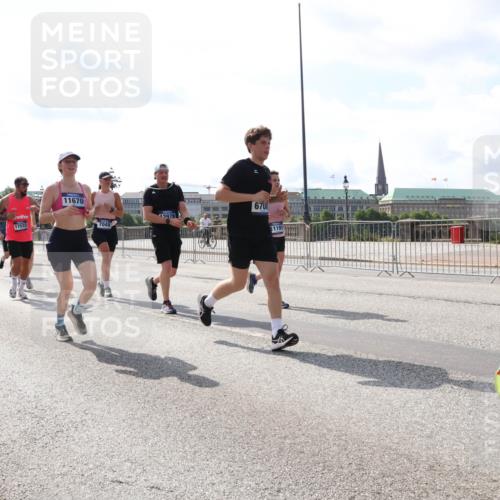 29.06.2025 - hella hamburg halbmarathon Lena Gebhardt http://msf.ph/oto/8378105 29.06.2025 10:02:31 Lombardsbrücke 11670, 7323, 18624, 17533, 7049, 12978, 6708, 1128, 1254, 1432, 1453, 1702, 1733, 2142, 2322, 2323, 2685, 2712, 2819, 3169, 3225, 3780, 3919, 3976, 4066, 4985, 5734, 5763, 6166, 6295, 6322, 6708, 6752, 6860, 7031, 7049, 7223, 7243, 7323, 7869, 7888, 8003, 8364, 8624, 8662, 8749, 9006, 9020, 9021, 9131, 9156, 9353, 9554, 9928, 9986, 10128, 10295, 10539, 10866, 11191, 11250, 11515, 11554, 11670, 11702, 11782, 11871, 11938, 11968, 12315, 12316, 12491 meine-sportfotos.de