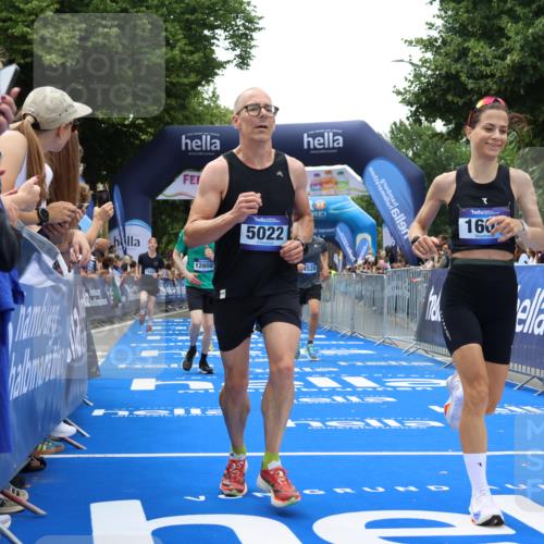 29.06.2025 - hella hamburg halbmarathon Strokosch-Dieckow http://msf.ph/oto/8378106 29.06.2025 10:47:56 Ziel 1086, 1604, 1613, 4528, 4601, 5022, 6377, 6836, 11961, 12706, 12724, 12747, 12808, 13570, 14730, 15333, 16766, 17451, 18206, 18356, 18836, 18922, 19198 meine-sportfotos.de