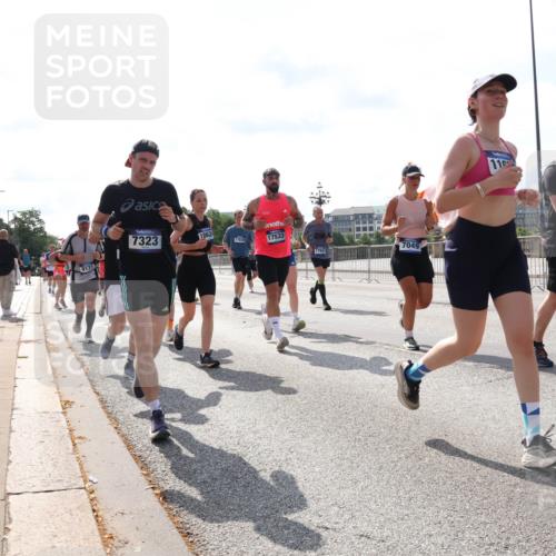 29.06.2025 - hella hamburg halbmarathon Lena Gebhardt http://msf.ph/oto/8378253 29.06.2025 10:02:32 Lombardsbrücke 9131, 7323, 18624, 17836, 17533, 17931, 7049, 11, 2978, 1128, 1254, 1432, 1453, 1702, 1733, 2142, 2322, 2323, 2685, 2712, 2819, 3169, 3225, 3630, 3780, 3919, 3976, 4066, 4985, 5734, 5763, 6166, 6295, 6322, 6708, 6752, 6860, 7031, 7049, 7223, 7243, 7323, 7869, 7888, 8003, 8364, 8624, 8662, 8749, 9006, 9020, 9021, 9131, 9156, 9353, 9554, 9928, 9986, 10128, 10295, 10539, 10866, 11191, 11250, 11515, 11554, 11670, 11702, 11782, 11871, 11938, 11968, 12315, 12316, 12491 meine-sportfotos.de