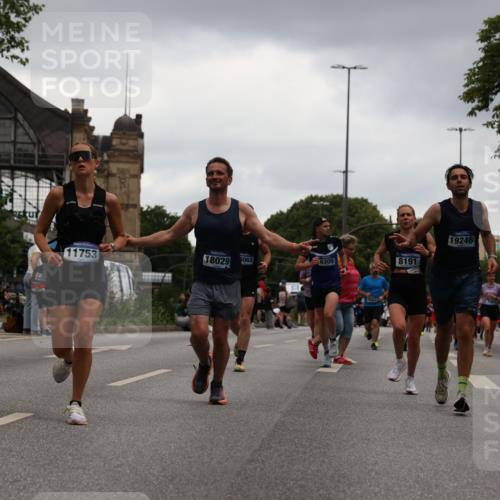 29.06.2025 - hella hamburg halbmarathon Yannick Fuchs http://msf.ph/oto/8378392 29.06.2025 10:54:36 20KM 1364, 1414, 1653, 1681, 2322, 2323, 2363, 6033, 6201, 6309, 6487, 6754, 6757, 7006, 7065, 7636, 8003, 8191, 8421, 8422, 8509, 8662, 8923, 9020, 9021, 10534, 10576, 11041, 11366, 11623, 11702, 11753, 11782, 11937, 12491, 13488, 13589, 14429, 15269, 17491, 17825, 17899, 17952, 18029, 18063, 19159, 19246 meine-sportfotos.de