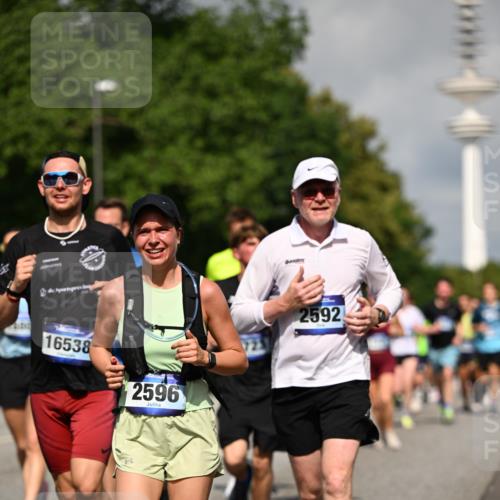 29.06.2025 - hella hamburg halbmarathon Dr. Thomas Lammeyer http://msf.ph/oto/8378414 29.06.2025 09:58:48 Kennedybrücke 1549, 1817, 2274, 2287, 2411, 2592, 2596, 2955, 3087, 3208, 3209, 3258, 3747, 4093, 4832, 5399, 5705, 6158, 6389, 6662, 6723, 6836, 6923, 7508, 7659, 7908, 8117, 8437, 8657, 8693, 8889, 9031, 9032, 9038, 9093, 9159, 9476, 9649, 9661, 9720, 9869, 9931, 10122, 10423 meine-sportfotos.de