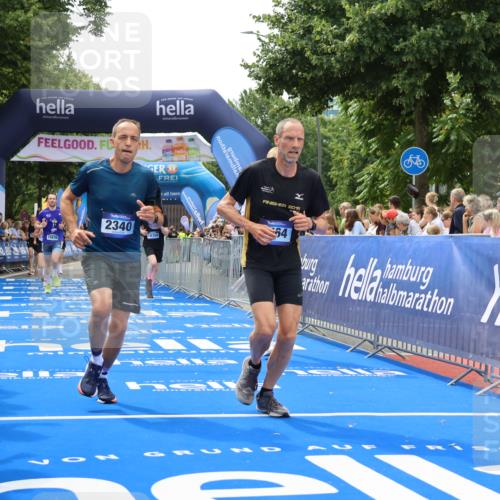 29.06.2025 - hella hamburg halbmarathon Strokosch-Dieckow http://msf.ph/oto/8378522 29.06.2025 10:47:47 Ziel 2340, 2708, 5915, 6836, 8564, 10988, 11283, 11961, 12679, 13948, 14383, 14730, 15478, 16205, 17229, 17451, 18356, 18430, 18836 meine-sportfotos.de