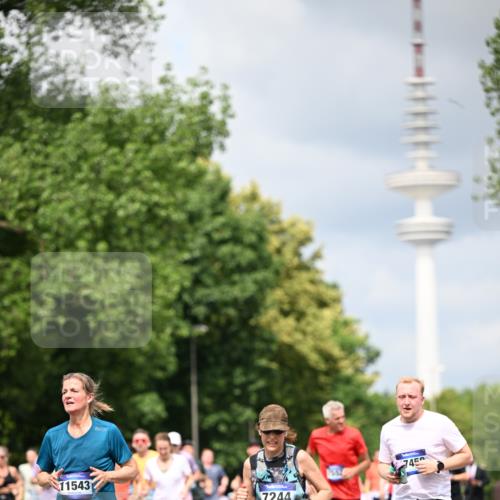 29.06.2025 - hella hamburg halbmarathon Dr. Thomas Lammeyer http://msf.ph/oto/8378536 29.06.2025 10:42:32 Kennedybrücke 1394, 1578, 1596, 1791, 1901, 2124, 2151, 3010, 3246, 3338, 3633, 3635, 3636, 3716, 4414, 4921, 5713, 5790, 5875, 6695, 6696, 6930, 7118, 7119, 7148, 7244, 7371, 7552, 7914, 8539, 8615, 8696, 9391, 9424, 9500, 9699, 10146, 10584, 11152, 11164 meine-sportfotos.de