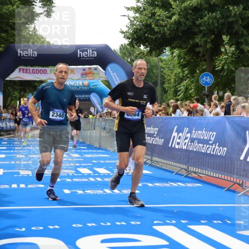29.06.2025 - hella hamburg halbmarathon Strokosch-Dieckow http://msf.ph/oto/8378552 29.06.2025 10:47:47 Ziel 2340, 2708, 5915, 6836, 8564, 10988, 11283, 11961, 12679, 13948, 14383, 14730, 15478, 16205, 17229, 17451, 18356, 18430, 18836 meine-sportfotos.de