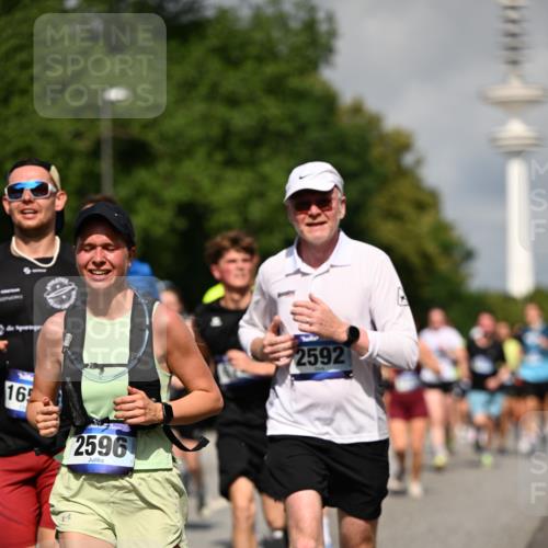 29.06.2025 - hella hamburg halbmarathon Dr. Thomas Lammeyer http://msf.ph/oto/8378581 29.06.2025 09:58:48 Kennedybrücke 1549, 1817, 2274, 2287, 2411, 2592, 2596, 2955, 3087, 3208, 3209, 3258, 3747, 4093, 4832, 5399, 5705, 6158, 6389, 6662, 6723, 6836, 6923, 7508, 7659, 7908, 8117, 8437, 8657, 8693, 8889, 9031, 9032, 9038, 9093, 9159, 9476, 9649, 9661, 9720, 9869, 9931, 10122, 10423 meine-sportfotos.de