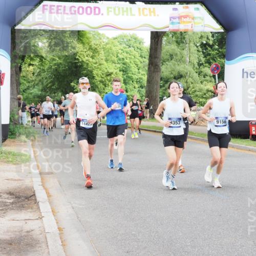 29.06.2025 - hella hamburg halbmarathon MichiJ http://msf.ph/oto/8378584 29.06.2025 10:45:58 Zwischen KM18-KM19 1285, 2006, 2957, 9156, 9353, 10539, 10915, 11757, 12509, 12809, 14375, 14429, 14628, 15914, 17176, 17825, 18153 meine-sportfotos.de