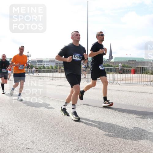 29.06.2025 - hella hamburg halbmarathon Lena Gebhardt http://msf.ph/oto/8378686 29.06.2025 10:15:26 Lombardsbrücke 2720, 18769, 12521, 9423, 17949, 124, 1296, 1379, 1440, 1524, 1575, 1745, 2110, 2140, 2281, 2720, 2989, 3417, 3507, 3509, 3513, 3650, 3844, 4466, 4492, 4494, 4495, 4641, 5069, 5271, 5739, 5800, 5986, 6181, 6248, 6317, 6376, 6576, 7452, 7809, 7810, 7881, 8237, 8256, 8275, 8563, 8609, 9113, 9192, 9307, 9423, 9657, 9847, 9911, 9975, 9997, 10108, 10589, 10717, 10775, 10858, 11271, 11598, 12457, 12521, 13197, 13453, 13500, 14413, 14550, 14552, 15150, 15307, 15740 meine-sportfotos.de