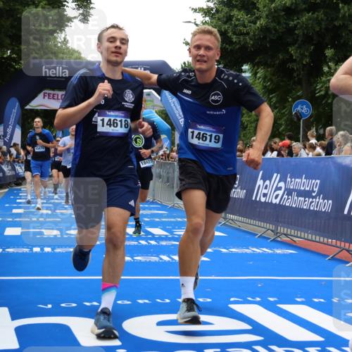 29.06.2025 - hella hamburg halbmarathon Strokosch-Dieckow http://msf.ph/oto/8378709 29.06.2025 10:47:37 Ziel 1070, 1320, 1696, 2284, 2708, 5889, 6009, 7962, 8023, 8234, 8927, 10969, 10988, 11283, 12870, 13223, 13303, 13948, 14618, 14619, 15451, 15478, 15479, 16205, 17229, 18104, 18430, 18970, 19181 meine-sportfotos.de
