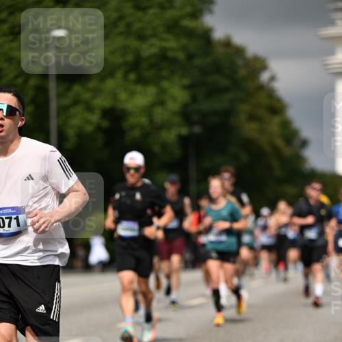 29.06.2025 - hella hamburg halbmarathon Dr. Thomas Lammeyer http://msf.ph/oto/8378711 29.06.2025 10:20:12 Kennedybrücke 1212, 1308, 1599, 1651, 2071, 2165, 2436, 2601, 2803, 2835, 4478, 4583, 4637, 4828, 5046, 6935, 7158, 7753, 8057, 8169, 8274, 8295, 8554, 8597, 8645, 8746, 9307, 9601, 9628, 9784, 9802, 9810, 9881, 10107, 10139, 10141, 10183, 10292, 10844, 11113, 11303 meine-sportfotos.de