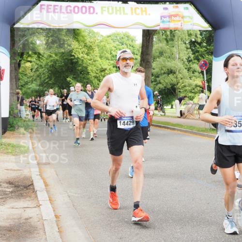 29.06.2025 - hella hamburg halbmarathon MichiJ http://msf.ph/oto/8378736 29.06.2025 10:45:59 Zwischen KM18-KM19 1285, 2006, 2957, 7259, 9156, 9353, 10539, 10915, 11757, 12509, 12809, 14375, 14429, 14628, 15914, 17176, 17825, 17931, 18153, 18467 meine-sportfotos.de