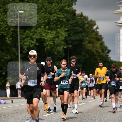 29.06.2025 - hella hamburg halbmarathon Dr. Thomas Lammeyer http://msf.ph/oto/8378745 29.06.2025 10:20:13 Kennedybrücke 1212, 1308, 1599, 1651, 2071, 2165, 2436, 2601, 2803, 2835, 3648, 4478, 4583, 4637, 4828, 5046, 6935, 7158, 7753, 8057, 8169, 8274, 8295, 8554, 8597, 8645, 8746, 9601, 9628, 9784, 9802, 9810, 9881, 10107, 10139, 10141, 10183, 10292, 10844, 11113 meine-sportfotos.de