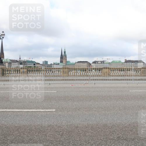 29.06.2025 - hella hamburg halbmarathon Lena Gebhardt http://msf.ph/oto/8378757 29.06.2025 09:14:13 Lombardsbrücke  meine-sportfotos.de