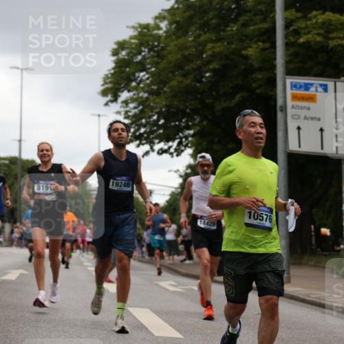 29.06.2025 - hella hamburg halbmarathon Yannick Fuchs http://msf.ph/oto/8378765 29.06.2025 10:54:36 20KM 1364, 1414, 1653, 1681, 2322, 2323, 2363, 6033, 6201, 6309, 6487, 6754, 6757, 7006, 7065, 7636, 8003, 8191, 8421, 8422, 8509, 8662, 8923, 9020, 9021, 10534, 10576, 11041, 11366, 11623, 11702, 11753, 11782, 11937, 12491, 13488, 13589, 14429, 15269, 17491, 17825, 17899, 17952, 18029, 18063, 19159, 19246 meine-sportfotos.de