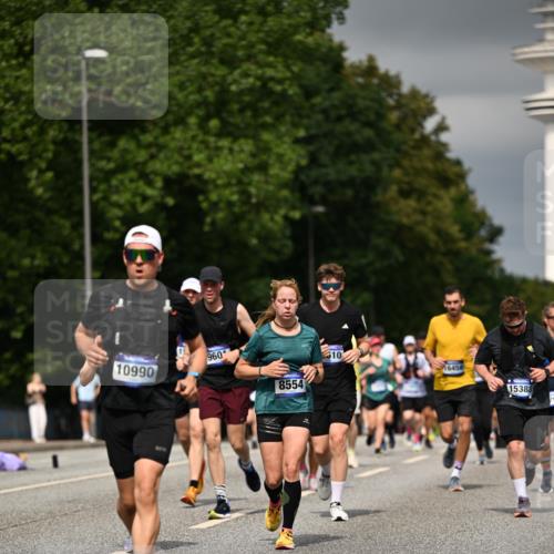 29.06.2025 - hella hamburg halbmarathon Dr. Thomas Lammeyer http://msf.ph/oto/8378773 29.06.2025 10:20:13 Kennedybrücke 1212, 1308, 1599, 1651, 2071, 2165, 2436, 2601, 2803, 2835, 3648, 4478, 4583, 4637, 4828, 5046, 6935, 7158, 7753, 8057, 8169, 8274, 8295, 8554, 8597, 8645, 8746, 9601, 9628, 9784, 9802, 9810, 9881, 10107, 10139, 10141, 10183, 10292, 10844, 11113 meine-sportfotos.de