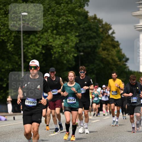 29.06.2025 - hella hamburg halbmarathon Dr. Thomas Lammeyer http://msf.ph/oto/8378785 29.06.2025 10:20:14 Kennedybrücke 1212, 1244, 1308, 1599, 1651, 2071, 2165, 2436, 2601, 2803, 2835, 3648, 4478, 4583, 4637, 4828, 5046, 6935, 7158, 7753, 8057, 8169, 8274, 8295, 8554, 8597, 8645, 8746, 9601, 9628, 9784, 9802, 9810, 9881, 10107, 10139, 10141, 10183, 10292, 10844, 11113 meine-sportfotos.de