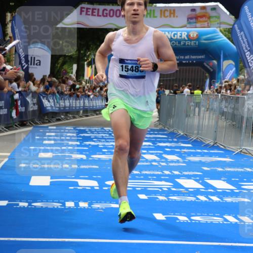 29.06.2025 - hella hamburg halbmarathon Strokosch-Dieckow http://msf.ph/oto/8378868 29.06.2025 10:25:05 Ziel 2483, 8376, 11078, 11994, 13913, 14113, 15483 meine-sportfotos.de