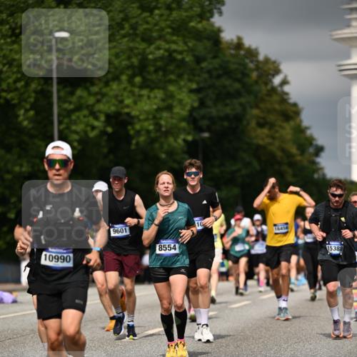 29.06.2025 - hella hamburg halbmarathon Dr. Thomas Lammeyer http://msf.ph/oto/8378891 29.06.2025 10:20:14 Kennedybrücke 1212, 1244, 1308, 1599, 1651, 2071, 2165, 2436, 2601, 2803, 2835, 3648, 4478, 4583, 4637, 4828, 5046, 6935, 7158, 7753, 8057, 8169, 8274, 8295, 8554, 8597, 8645, 8746, 9601, 9628, 9784, 9802, 9810, 9881, 10107, 10139, 10141, 10183, 10292, 10844, 11113 meine-sportfotos.de