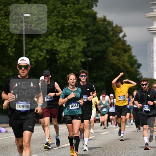 29.06.2025 - hella hamburg halbmarathon Dr. Thomas Lammeyer http://msf.ph/oto/8378914 29.06.2025 10:20:14 Kennedybrücke 1212, 1244, 1308, 1599, 1651, 2071, 2165, 2436, 2601, 2803, 2835, 3648, 4478, 4583, 4637, 4828, 5046, 6935, 7158, 7753, 8057, 8169, 8274, 8295, 8554, 8597, 8645, 8746, 9601, 9628, 9784, 9802, 9810, 9881, 10107, 10139, 10141, 10183, 10292, 10844, 11113 meine-sportfotos.de