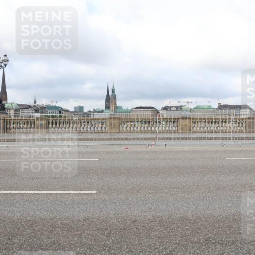 29.06.2025 - hella hamburg halbmarathon Lena Gebhardt http://msf.ph/oto/8378951 29.06.2025 09:14:13 Lombardsbrücke  meine-sportfotos.de
