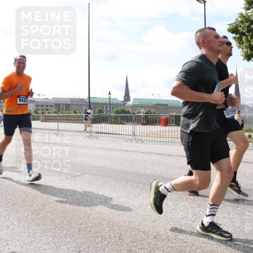 29.06.2025 - hella hamburg halbmarathon Lena Gebhardt http://msf.ph/oto/8378971 29.06.2025 10:15:27 Lombardsbrücke 12521, 9423, 124, 1296, 1379, 1440, 1524, 1575, 1745, 2110, 2140, 2281, 2720, 2989, 3417, 3507, 3509, 3513, 3650, 3844, 4007, 4466, 4492, 4494, 4495, 4641, 5069, 5271, 5739, 5800, 5986, 6181, 6248, 6317, 6376, 6576, 7452, 7809, 7810, 7881, 8237, 8256, 8275, 8609, 9113, 9192, 9307, 9423, 9657, 9847, 9911, 9975, 9997, 10108, 10589, 10775, 10858, 11271, 11598, 12457, 12521, 13197, 13453, 13500, 13818, 14413, 14550, 14552, 15150, 15307, 15740 meine-sportfotos.de