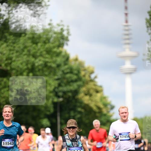 29.06.2025 - hella hamburg halbmarathon Dr. Thomas Lammeyer http://msf.ph/oto/8379028 29.06.2025 10:42:33 Kennedybrücke 1394, 1578, 1596, 1791, 1901, 2124, 2151, 3010, 3094, 3246, 3338, 3633, 3635, 3636, 3716, 4414, 4921, 5713, 5790, 5875, 6695, 6696, 6751, 6930, 7118, 7119, 7148, 7244, 7371, 7552, 7914, 8539, 8615, 8696, 9424, 9500, 9699, 10146, 10584, 11152, 11164 meine-sportfotos.de