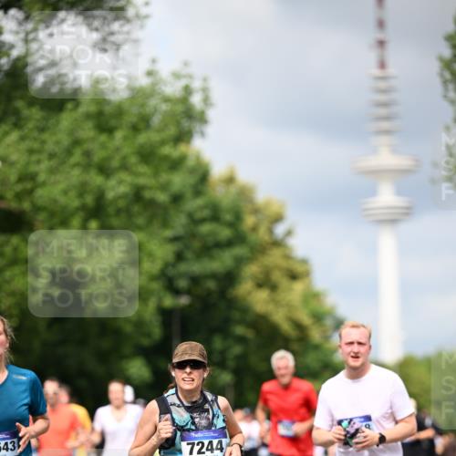 29.06.2025 - hella hamburg halbmarathon Dr. Thomas Lammeyer http://msf.ph/oto/8379102 29.06.2025 10:42:34 Kennedybrücke 1394, 1578, 1596, 1791, 1901, 2124, 2151, 3010, 3094, 3095, 3246, 3338, 3633, 3635, 3636, 3716, 3841, 3927, 4414, 4921, 5300, 5713, 5790, 5875, 6695, 6696, 6751, 6930, 7118, 7119, 7148, 7244, 7371, 7552, 7914, 8539, 8615, 8696, 9424, 9500, 9699, 10146, 10584, 11152, 11164 meine-sportfotos.de