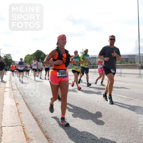 29.06.2025 - hella hamburg halbmarathon Lena Gebhardt http://msf.ph/oto/8379116 29.06.2025 10:02:37 Lombardsbrücke 7869, 19146, 19176, 1128, 1254, 1432, 1702, 1733, 2142, 2322, 2323, 2685, 2712, 2819, 3225, 3630, 3780, 3919, 3976, 4066, 4665, 4904, 4985, 5734, 5763, 6295, 6322, 6708, 6752, 6815, 6860, 6997, 7031, 7049, 7323, 7869, 7888, 8003, 8364, 8481, 8483, 8624, 8662, 8749, 9006, 9020, 9021, 9131, 9156, 9353, 9554, 9986, 10128, 10295, 10539, 10866, 11191, 11250, 11515, 11554, 11670, 11702, 11782, 11871, 11935, 11938, 11968, 12315, 12491, 12908, 14224 meine-sportfotos.de