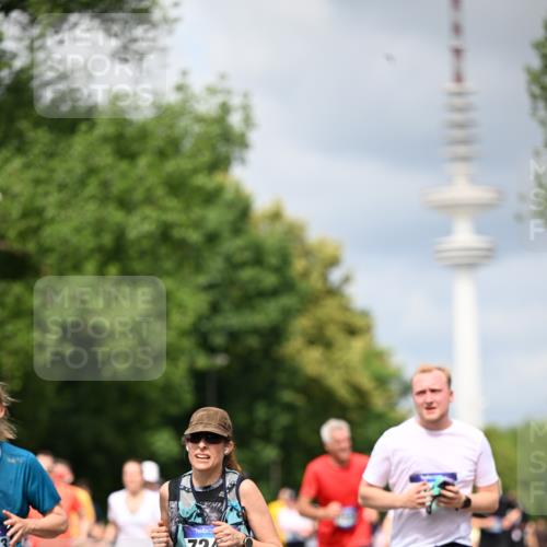 29.06.2025 - hella hamburg halbmarathon Dr. Thomas Lammeyer http://msf.ph/oto/8379134 29.06.2025 10:42:34 Kennedybrücke 1394, 1578, 1596, 1791, 1901, 2124, 2151, 3010, 3094, 3095, 3246, 3338, 3633, 3635, 3636, 3716, 3841, 3927, 4414, 4921, 5300, 5713, 5790, 5875, 6695, 6696, 6751, 6930, 7118, 7119, 7148, 7244, 7371, 7552, 7914, 8539, 8615, 8696, 9424, 9500, 9699, 10146, 10584, 11152, 11164 meine-sportfotos.de