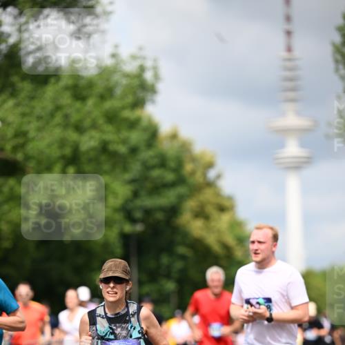 29.06.2025 - hella hamburg halbmarathon Dr. Thomas Lammeyer http://msf.ph/oto/8379154 29.06.2025 10:42:34 Kennedybrücke 1394, 1578, 1596, 1791, 1901, 2124, 2151, 3010, 3094, 3095, 3246, 3338, 3633, 3635, 3636, 3716, 3841, 3927, 4414, 4921, 5300, 5713, 5790, 5875, 6695, 6696, 6751, 6930, 7118, 7119, 7148, 7244, 7371, 7552, 7914, 8539, 8615, 8696, 9424, 9500, 9699, 10146, 10584, 11152, 11164 meine-sportfotos.de