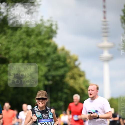 29.06.2025 - hella hamburg halbmarathon Dr. Thomas Lammeyer http://msf.ph/oto/8379163 29.06.2025 10:42:34 Kennedybrücke 1394, 1578, 1596, 1791, 1901, 2124, 2151, 3010, 3094, 3095, 3246, 3338, 3633, 3635, 3636, 3716, 3841, 3927, 4414, 4921, 5300, 5713, 5790, 5875, 6695, 6696, 6751, 6930, 7118, 7119, 7148, 7244, 7371, 7552, 7914, 8539, 8615, 8696, 9424, 9500, 9699, 10146, 10584, 11152, 11164 meine-sportfotos.de