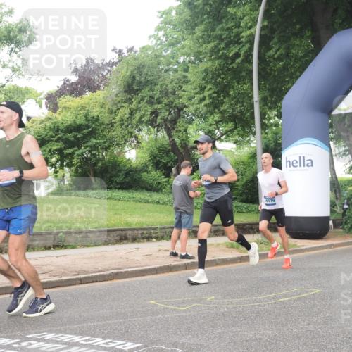 29.06.2025 - hella hamburg halbmarathon KatJ http://msf.ph/oto/8379174 29.06.2025 10:24:54 Zwischen KM18-KM19 3843 meine-sportfotos.de