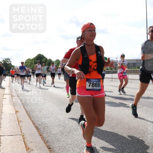 29.06.2025 - hella hamburg halbmarathon Lena Gebhardt http://msf.ph/oto/8379271 29.06.2025 10:02:38 Lombardsbrücke 7869, 176, 17939, 1128, 1254, 1432, 1702, 1733, 2142, 2322, 2323, 2685, 2712, 2819, 3225, 3630, 3780, 3919, 3976, 4066, 4665, 4904, 4985, 5734, 5763, 6295, 6322, 6708, 6752, 6815, 6860, 6997, 7049, 7323, 7869, 7888, 8003, 8364, 8481, 8483, 8624, 8662, 8749, 9006, 9020, 9021, 9131, 9156, 9353, 9554, 9986, 10128, 10295, 10539, 10866, 11191, 11250, 11515, 11554, 11670, 11702, 11782, 11871, 11935, 11938, 11968, 12491, 12908, 14224 meine-sportfotos.de