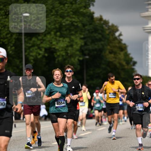 29.06.2025 - hella hamburg halbmarathon Dr. Thomas Lammeyer http://msf.ph/oto/8379277 29.06.2025 10:20:15 Kennedybrücke 1212, 1244, 1308, 1599, 1651, 2071, 2165, 2436, 2601, 2803, 3176, 3648, 4478, 4583, 4637, 4828, 5046, 6935, 7158, 7753, 8057, 8169, 8274, 8295, 8554, 8597, 8645, 8746, 9601, 9628, 9784, 9802, 9810, 9881, 10107, 10139, 10141, 10183, 10292, 10844, 11113, 11344, 11345 meine-sportfotos.de