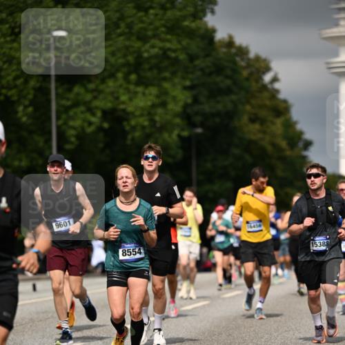 29.06.2025 - hella hamburg halbmarathon Dr. Thomas Lammeyer http://msf.ph/oto/8379292 29.06.2025 10:20:15 Kennedybrücke 1212, 1244, 1308, 1599, 1651, 2071, 2165, 2436, 2601, 2803, 3176, 3648, 4478, 4583, 4637, 4828, 5046, 6935, 7158, 7753, 8057, 8169, 8274, 8295, 8554, 8597, 8645, 8746, 9601, 9628, 9784, 9802, 9810, 9881, 10107, 10139, 10141, 10183, 10292, 10844, 11113, 11344, 11345 meine-sportfotos.de