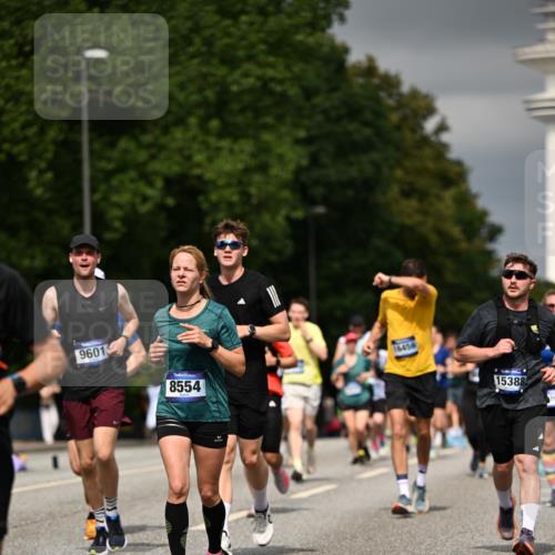 29.06.2025 - hella hamburg halbmarathon Dr. Thomas Lammeyer http://msf.ph/oto/8379313 29.06.2025 10:20:15 Kennedybrücke 1212, 1244, 1308, 1599, 1651, 2071, 2165, 2436, 2601, 2803, 3176, 3648, 4478, 4583, 4637, 4828, 5046, 6935, 7158, 7753, 8057, 8169, 8274, 8295, 8554, 8597, 8645, 8746, 9601, 9628, 9784, 9802, 9810, 9881, 10107, 10139, 10141, 10183, 10292, 10844, 11113, 11344, 11345 meine-sportfotos.de