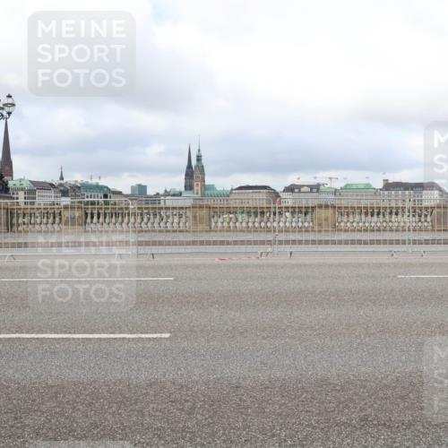29.06.2025 - hella hamburg halbmarathon Lena Gebhardt http://msf.ph/oto/8379358 29.06.2025 09:14:13 Lombardsbrücke  meine-sportfotos.de
