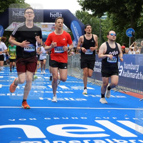 29.06.2025 - hella hamburg halbmarathon Strokosch-Dieckow http://msf.ph/oto/8379374 29.06.2025 10:47:31 Ziel 51, 1012, 1070, 1320, 1592, 1696, 2284, 2839, 2869, 2953, 3304, 5532, 5650, 5889, 6009, 8023, 8234, 8693, 8852, 8927, 9305, 10969, 11021, 12870, 13223, 13303, 14618, 14619, 15350, 15451, 15479, 15923, 16819, 17846, 17905, 18104, 18758, 18970, 18974, 19181 meine-sportfotos.de