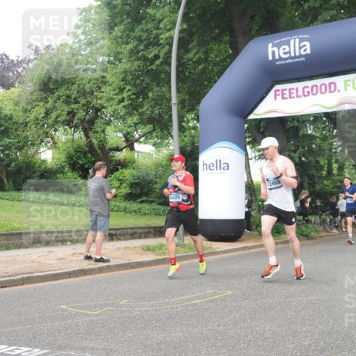 29.06.2025 - hella hamburg halbmarathon KatJ http://msf.ph/oto/8379376 29.06.2025 10:24:56 Zwischen KM18-KM19 3843, 6829, 7831 meine-sportfotos.de